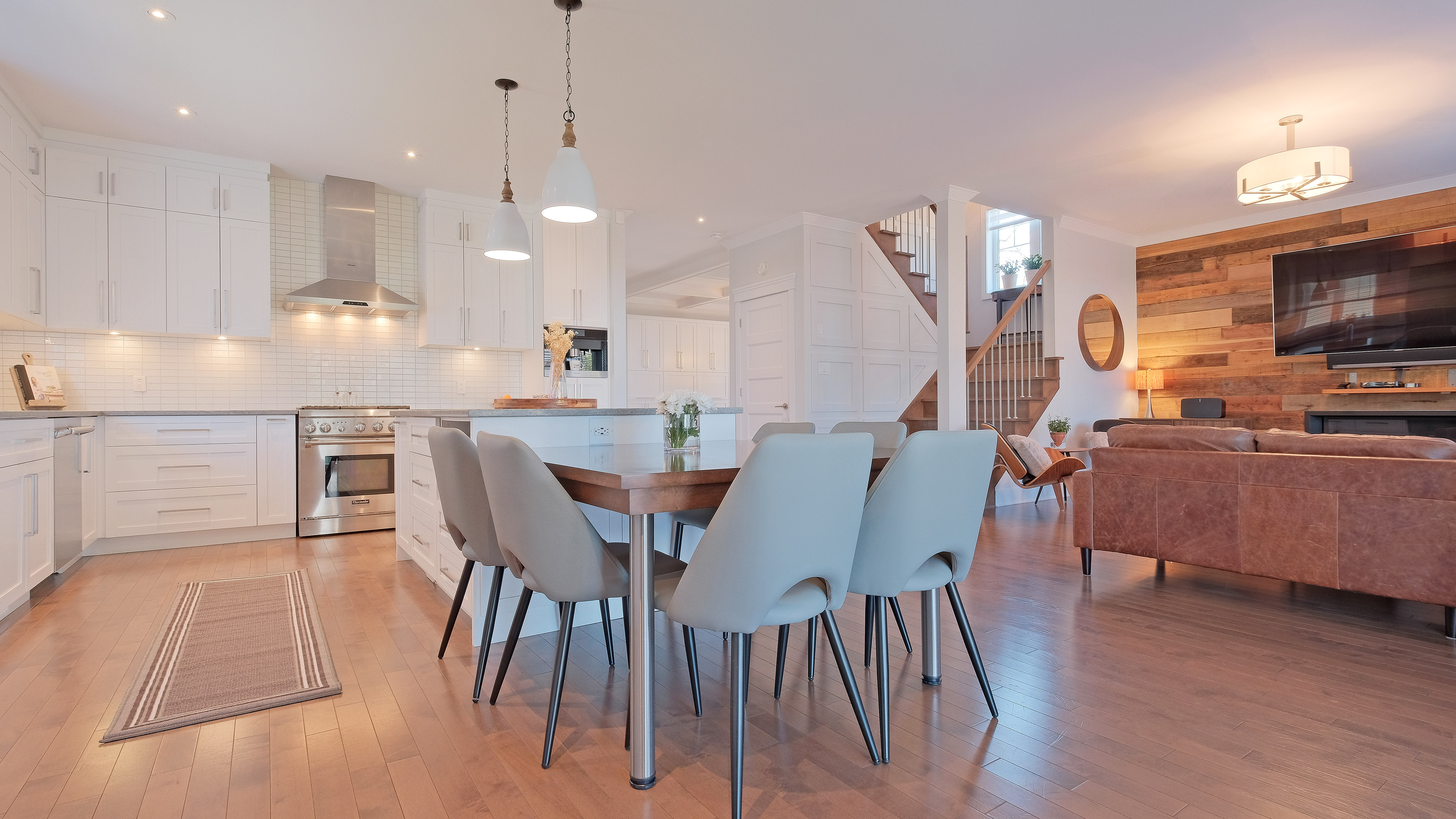 Maison à étages à vendre pointeclaire, Acheter Maison à étages pointe