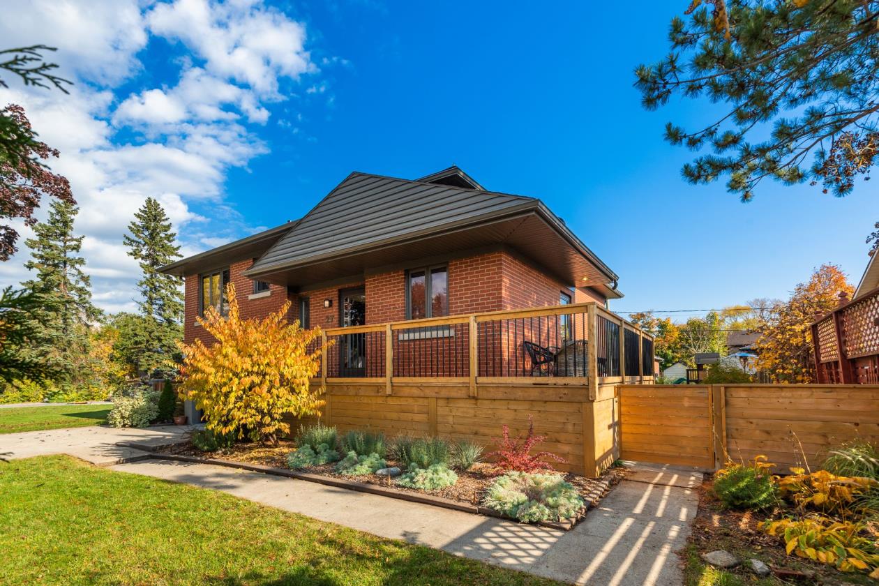 Two or more storey sold, Pointe-Claire